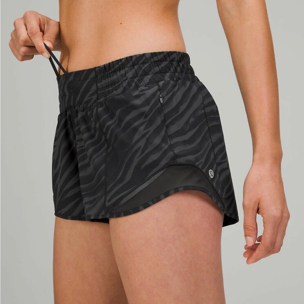 lululemon hotty hot shorts tiger print size 2